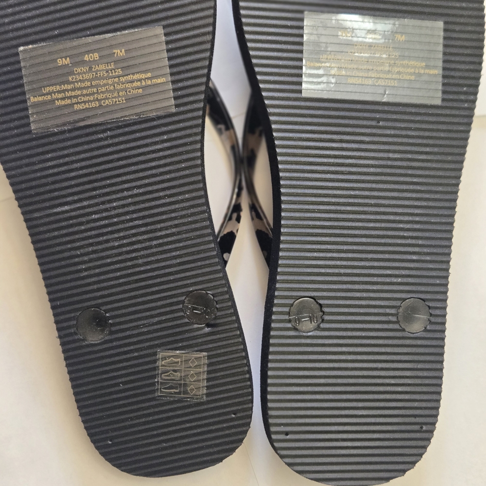 DKNY Black Leopard Thong Flip Flops Slippers - Picture 7 of 8